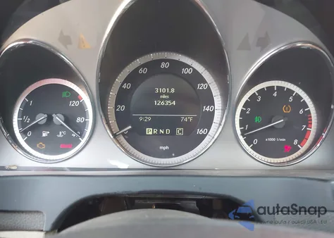 2010 Mercedes-Benz C 300 Luxury 4Matic/Sport 4Matic z USA, uszkodzony, nr VIN WDDGF8BB9AF451684